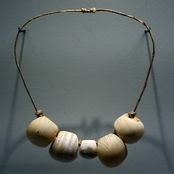 Hegra, Necklace