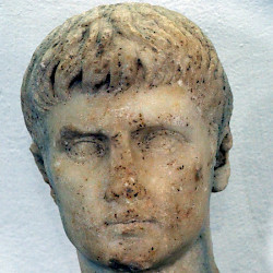 Hippo Regius, Forum, Lucius Caesar