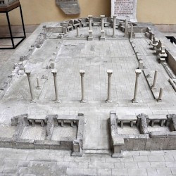 Timgad, Market of Sergius, ruin (model)