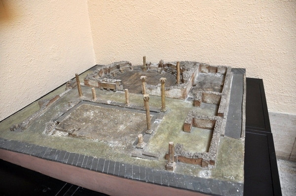 Timgad, Library (model)