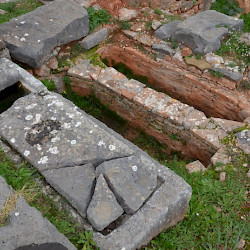 Tiddis, Christian chapel, Tombs