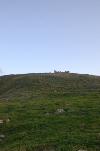 Thubursicum Numidarum, Temple on the hill (with moon)