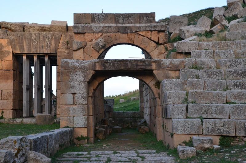 Thubursicum Numidarum, Theater, Entrance