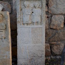 Thubursicum Numidarum, Tombstone of two very old people