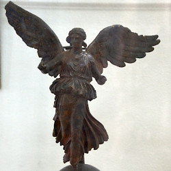 Cirta, Statuette of Victoria