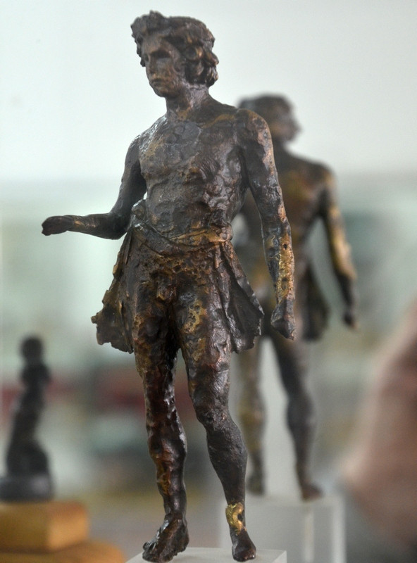 Tiddis, Statuette of a young man