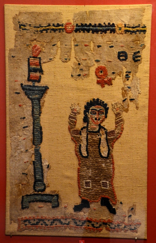 Antinoopolis, Coptic textile, Praying man with candelaber and ankh