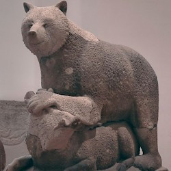 Trier, Circus, Statue of a bear and a boar