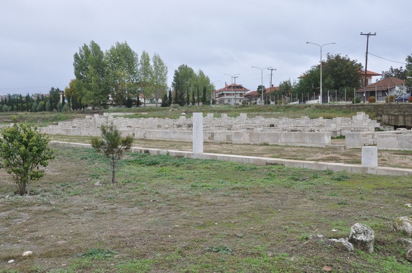 Pella, Agora
