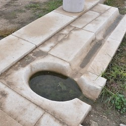 Pella, Agora, sewer