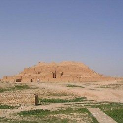 Choga Zanbil, Ziggurat, View from the southeast; outer temenos wall in front