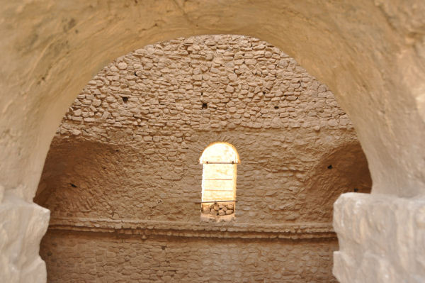 Firuzabad, Palace of Ardašir, one of the domes, seen from the gallery