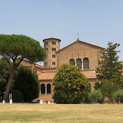 Ravenna, Sant'Apollinare in Classe, Exterior