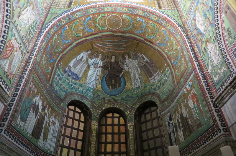 Ravenna, San Vitale, Apse with mosaics of Justinian (left), Christ (top), and Theodora (right)