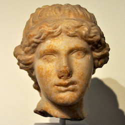 Chalcis-Vromousa, Head of a woman (Roman copy of a Greek original)