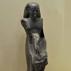 Sais, Temple of Neith, Statuette