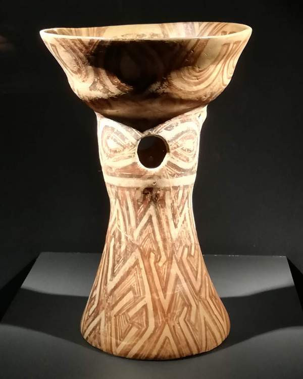 Scânteia, Bowl on a pedestal (Cucuteni A culture)