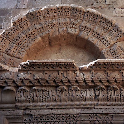 Hatra, Decoration with dromedaries