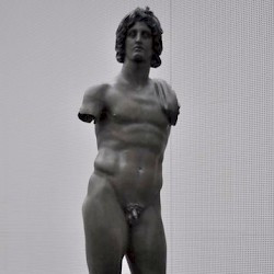 Statue of Tinia