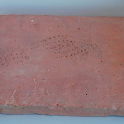 Berg en Dal, Pottery factory, Tile with shoe print
