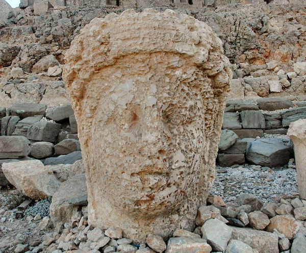 Nemrud Daği, Eastern terrace, Tyche