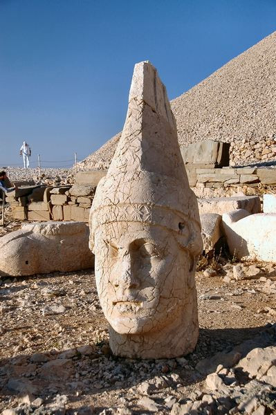 Nemrud Daği, Western terrace, Antiochus