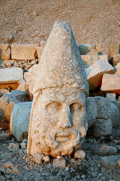 Nemrud Daği, Western terrace, Zeus