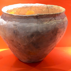Ezinge, Urn