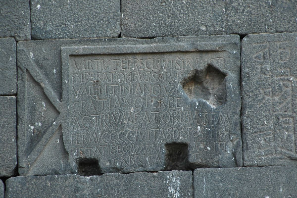 Amida, Latin inscription at the Harput Gate mentioning Valentinian I, Valens, and Gratian