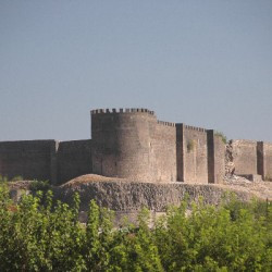 Amida, Southeastern walls