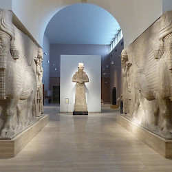 Khorsabad, Two lamassus