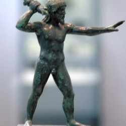 Dodona, Figurine of Zeus Keraunos