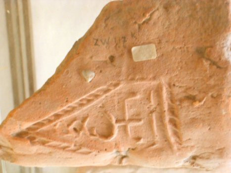 Zwammerdam, Rooftile with the letters "XXX GEL" (Legio XXX) in the form of trident