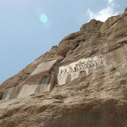 Behistun, Darius' relief, seen from below