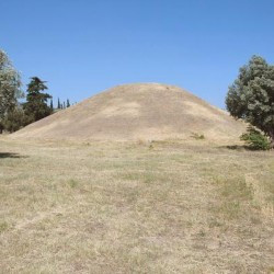 Marathon, Tomb of the 192 Athenians ("Soros")