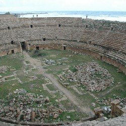 Lepcis, Amphitheater
