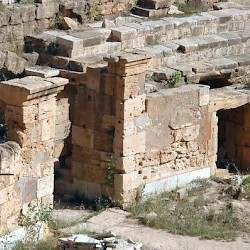 Lepcis, Amphitheater, entrance