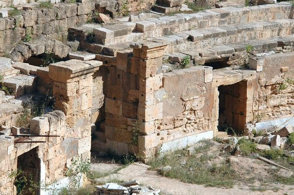 Lepcis, Amphitheater, entrance