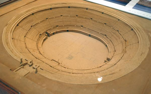 Lepcis, Amphitheater, model