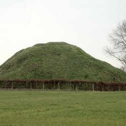Koninksem, Tumulus