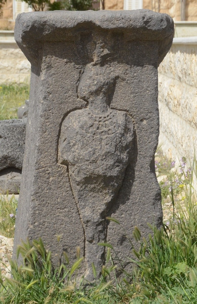 Amman, Egyptianizing relief