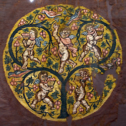 Egypt, Byzantine textile, Erotes picking grapes