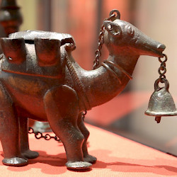 Byzantine, Dromedary-shaped lamp