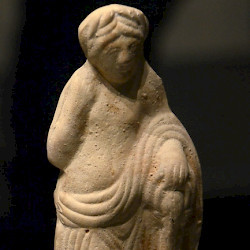 Leiden-Matilo, Figurine of a goddess