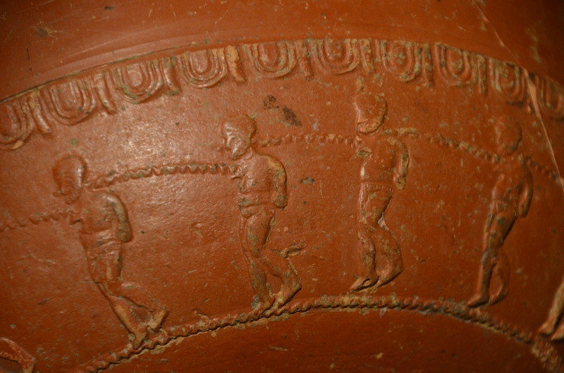 Leiden-Matilo, Samian ware of slaves being led away