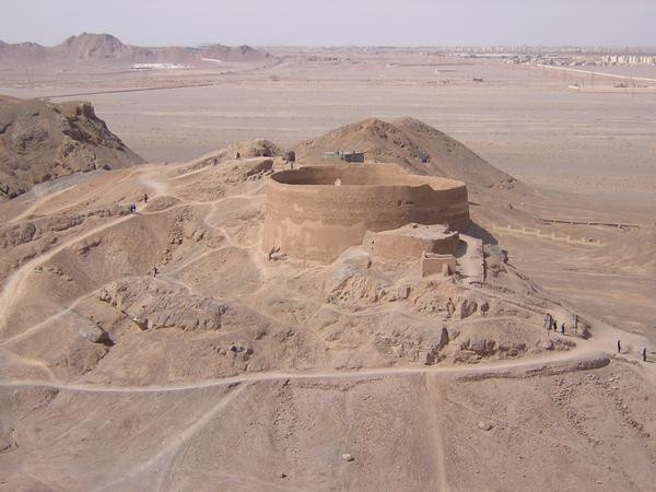 Yazd, Northwestern "tower of silence"