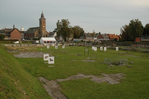 Bavay, Forum