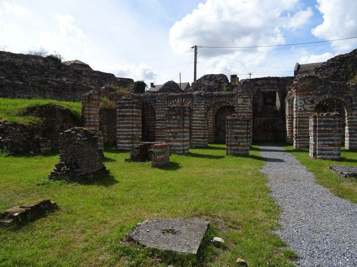 Bavay, Forum