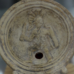 Oil lamp with a gladiator