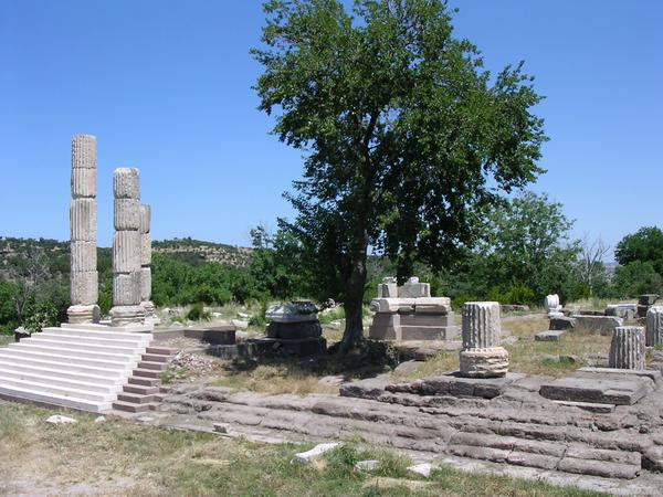 Smintheum, Stairs